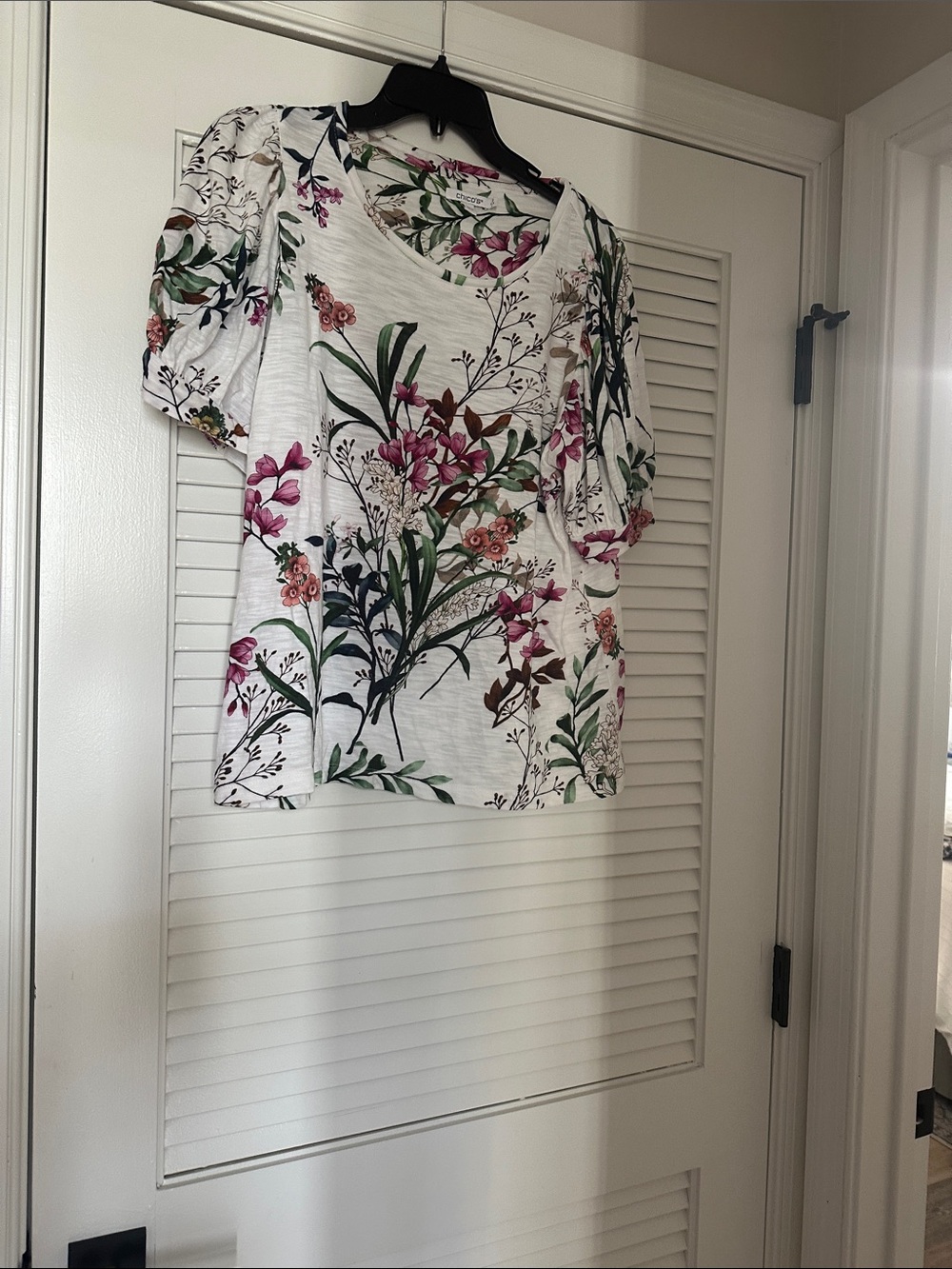 Chico's White Floral Scoop Neck Puff Sleeve Top